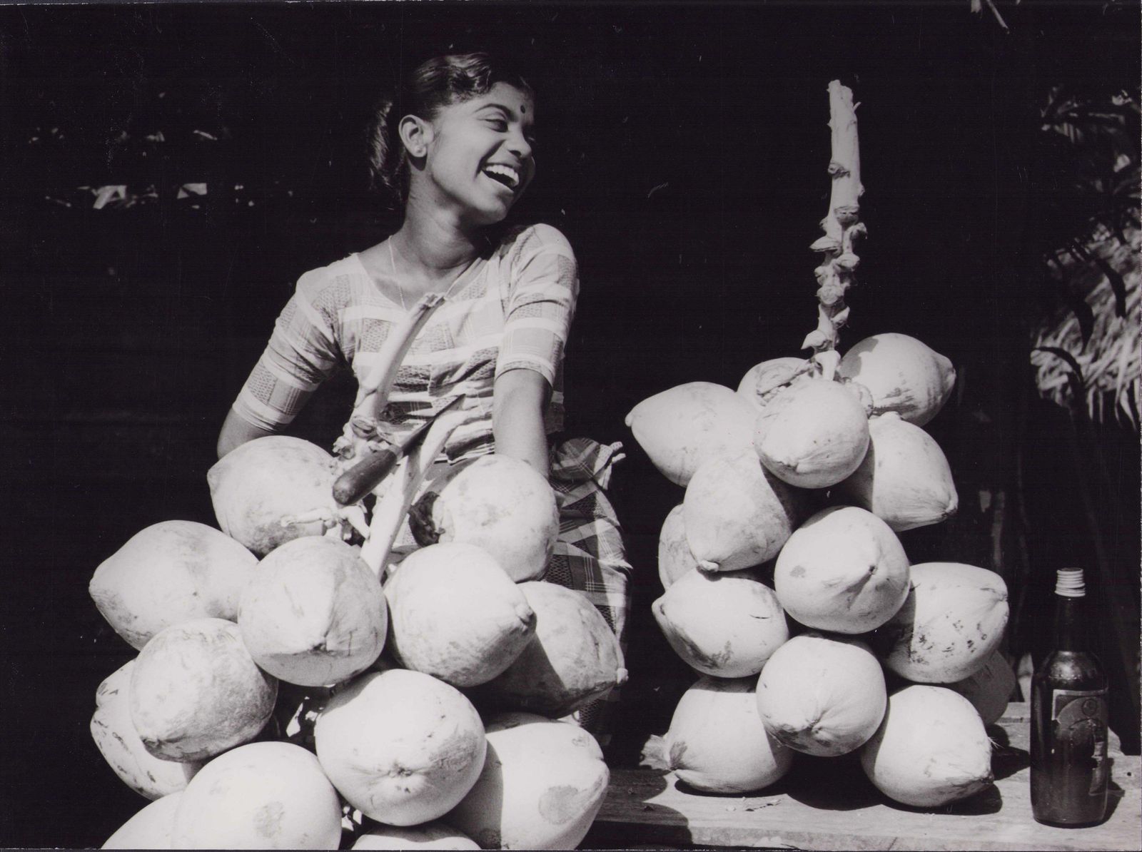 Klaus Redenbacherceylon – Happy Fruit Seller 1963   Original Vintage   Black & White1963