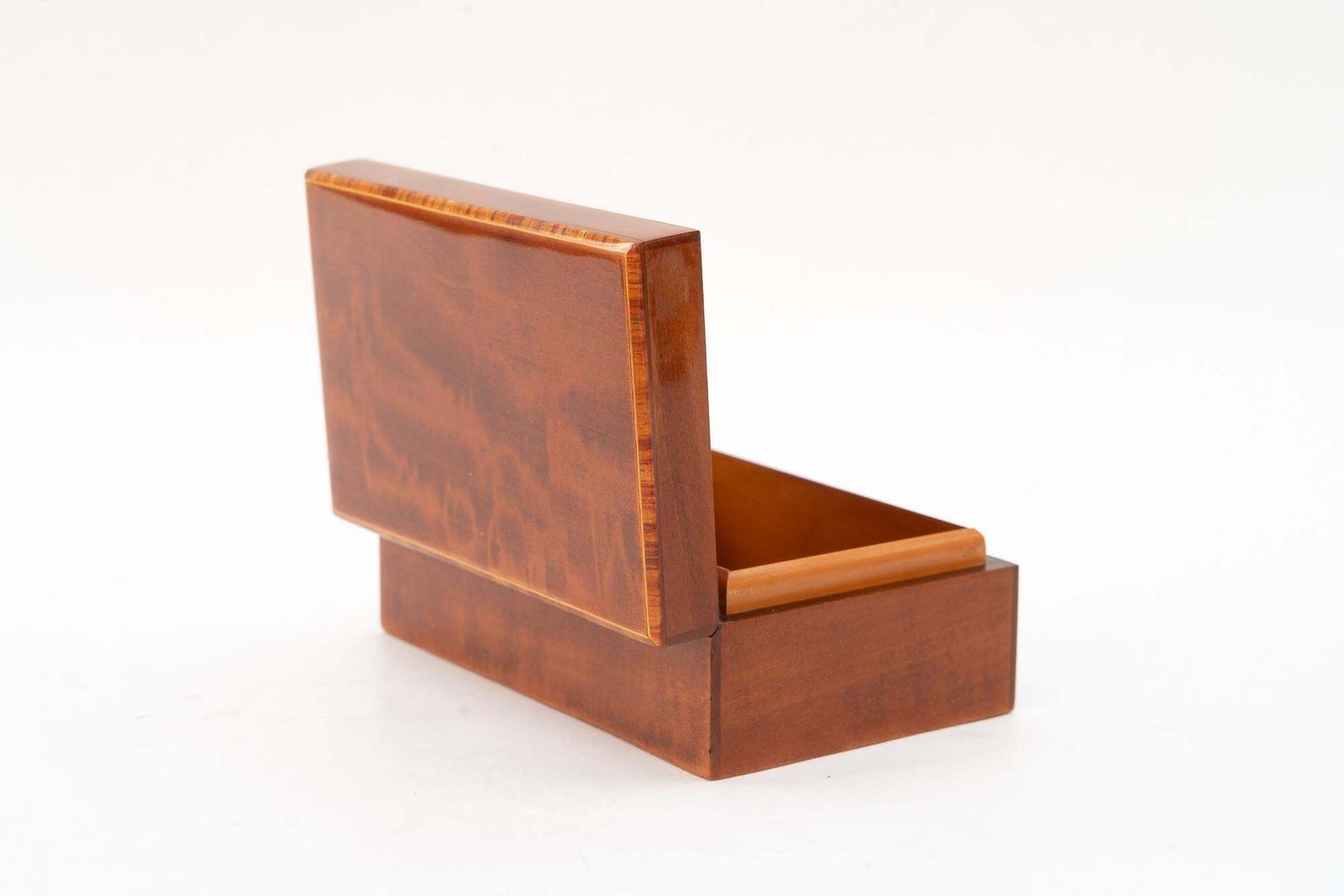 photo vinterior Art Deco Nut Veneer Jewelry Boxes With Inlay On The Edge Vienna Around 1920s