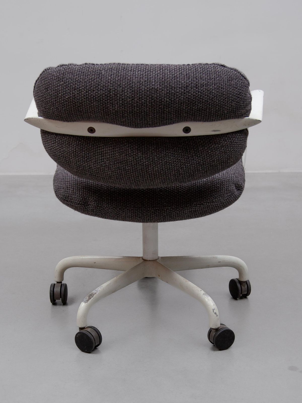 Knoll Desk Swivel Chair Designed By Hannah Bruce And Andrew Morrison On Wheels photo buy