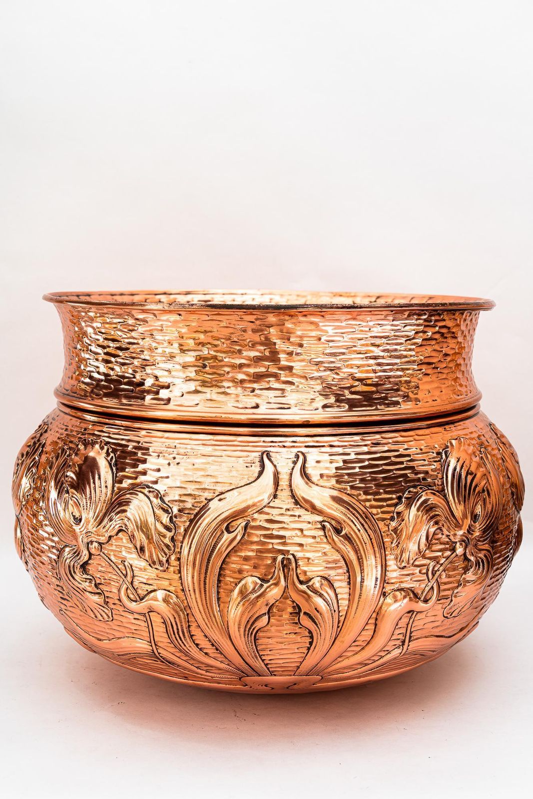 Very Big Floral Hammered Jugendstil Copper Palm Pot Vienna Around 1908 photo for sale
