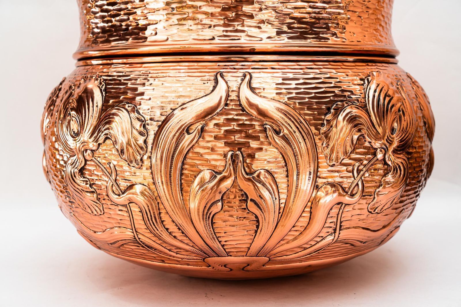 Very Big Floral Hammered Jugendstil Copper Palm Pot Vienna Around 1908 photo 1414.0