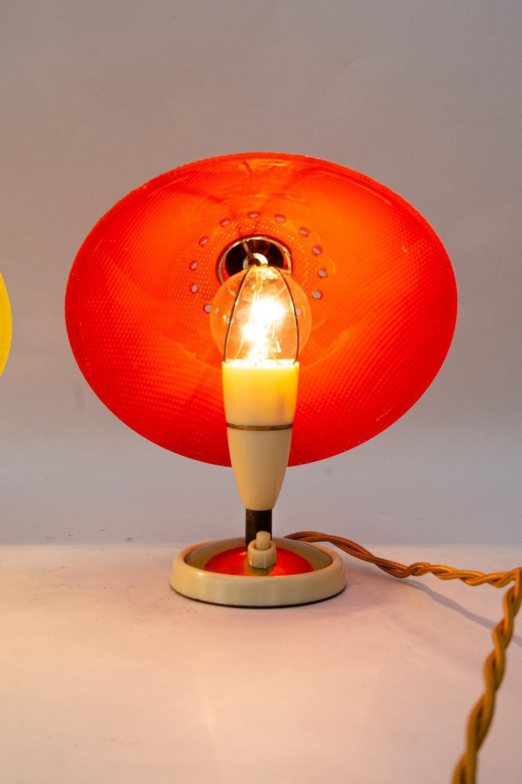 photo vinterior 2 Rupert Nikoll Lucite Table Lamps Red And Yellow Vienna Around 1960s