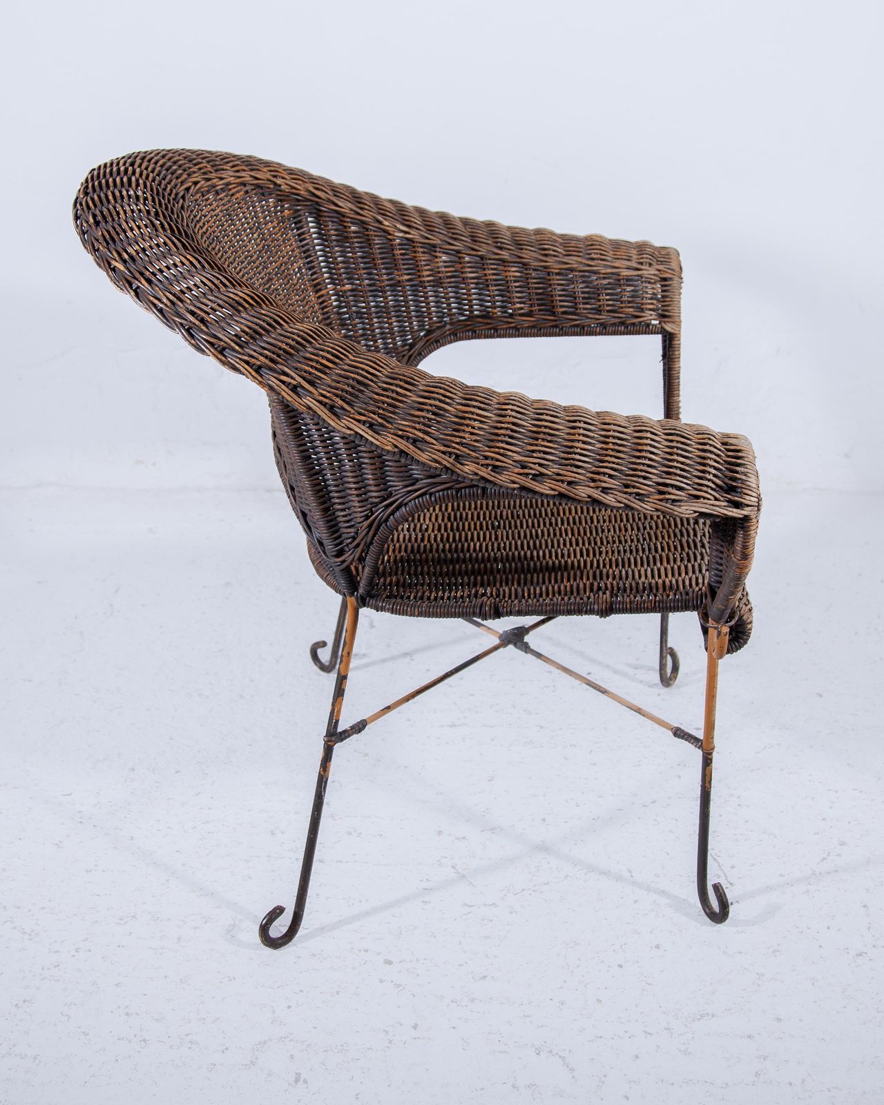 712.0 1970s Wrought Iron Wicker Chair photo