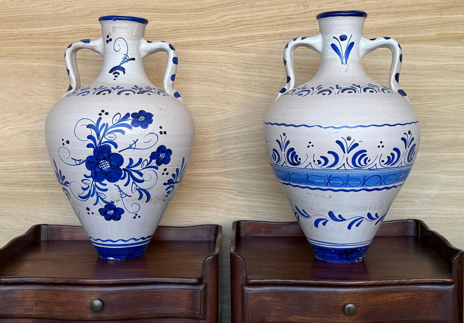 Paire de vases décoratifs Talavera en céramique, bleu et blanc photo furniture