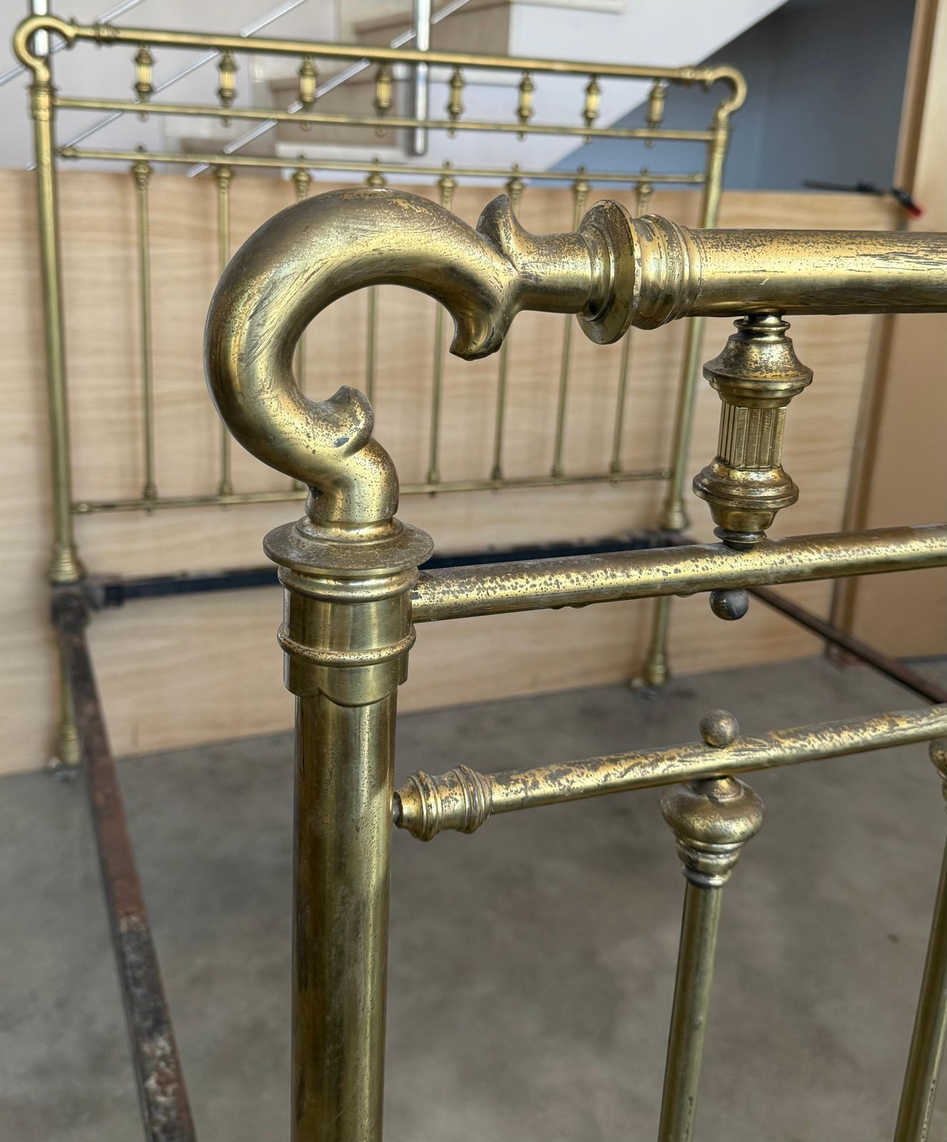 photo furniture Early 20th Antique French Brass  & Bronze Bed , Queen  Size
