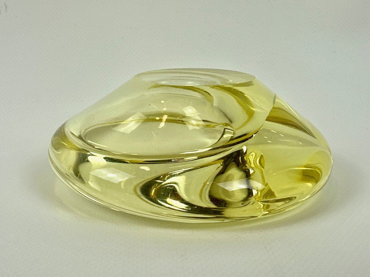 Art Glass Ashtray Attributed To Miloslav Klinger For železný Brod, 1960s photo vinterior