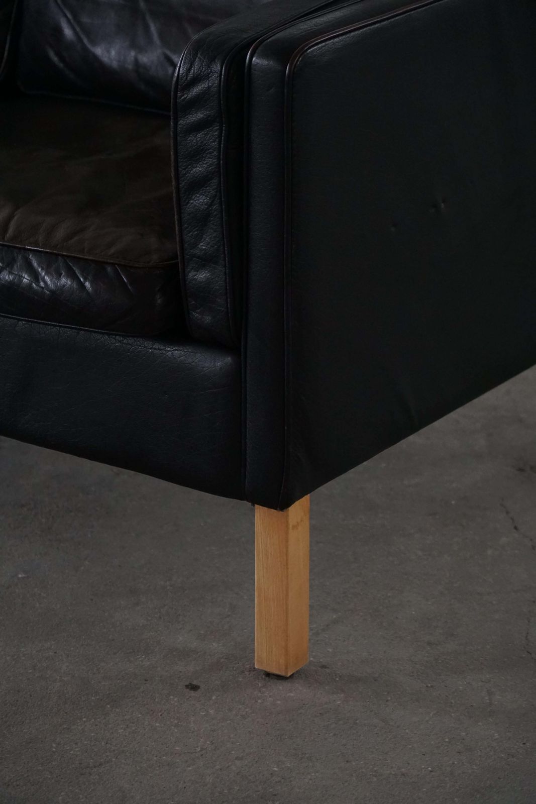 photo buy Mogens Hansen, Mid Century 2 Seater Sofa, Patinated Black Leather, 1970s