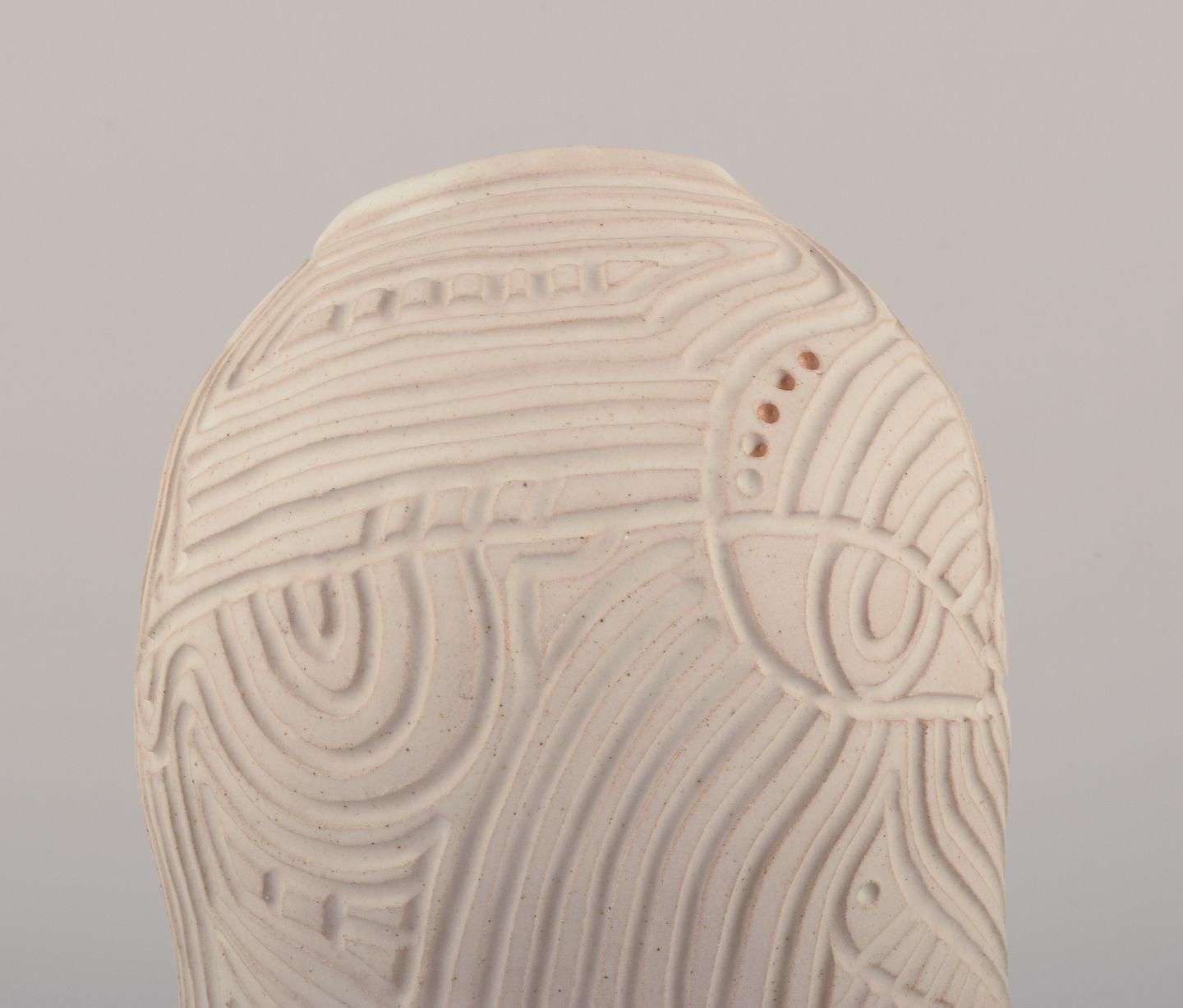 Christina Muff, Contemporary Danish Artist. Unique Tall Stoneware Vase. 2023 photo vinterior