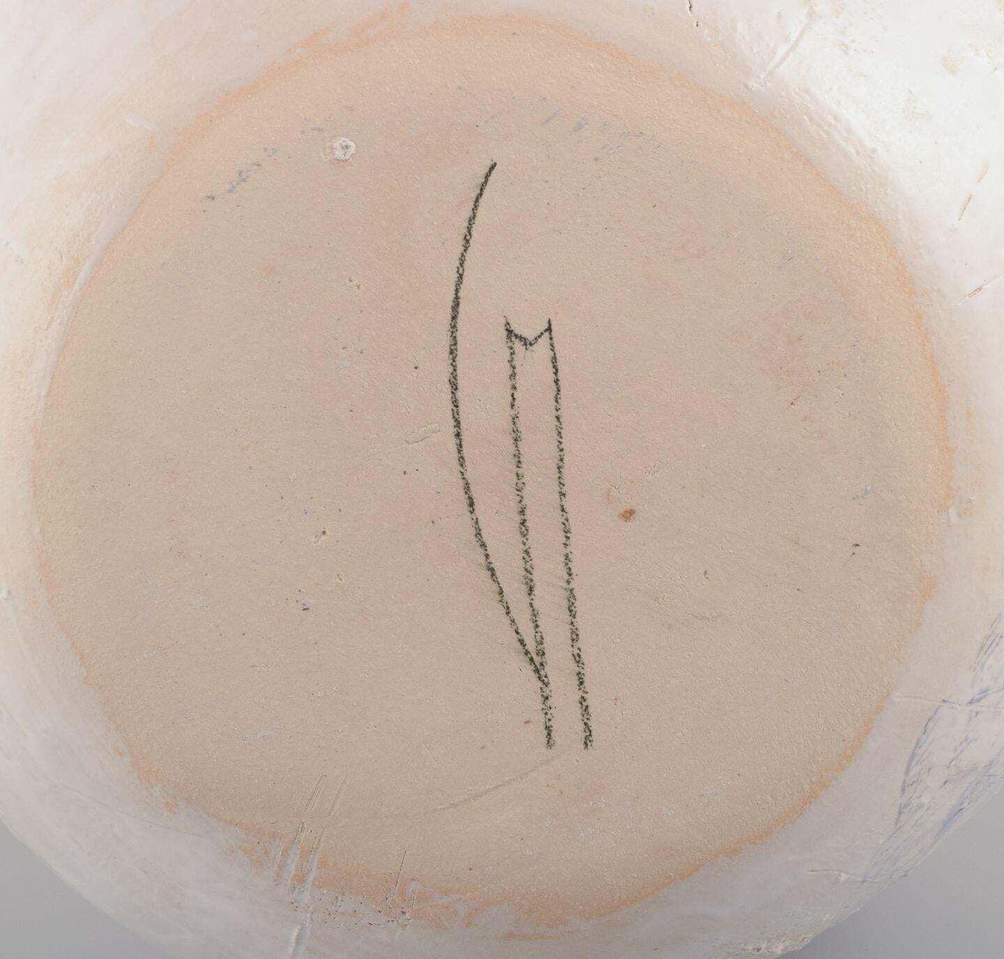 Christina Muff, Contemporary Danish Ceramic Artist. Vase In Pinching Technique. photo vintage