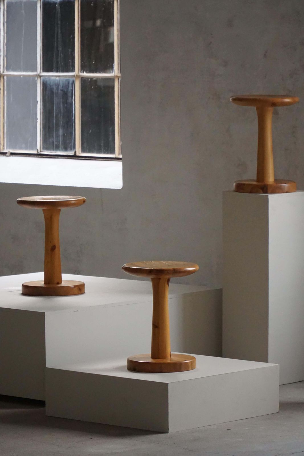 photo vintage Danish Mid 20th Century, Set Of 4 Rainer Daumiller Pine Stools / Pedestals, 1970