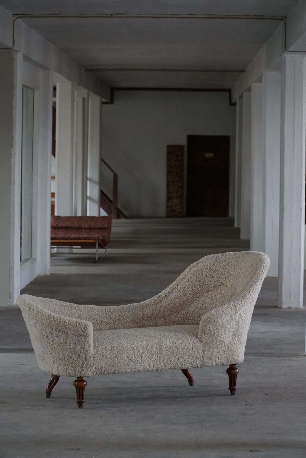 Antique Danish 19th Century Sculptural Chaise Longue, Reupholstered In Lambswool photo vinterior
