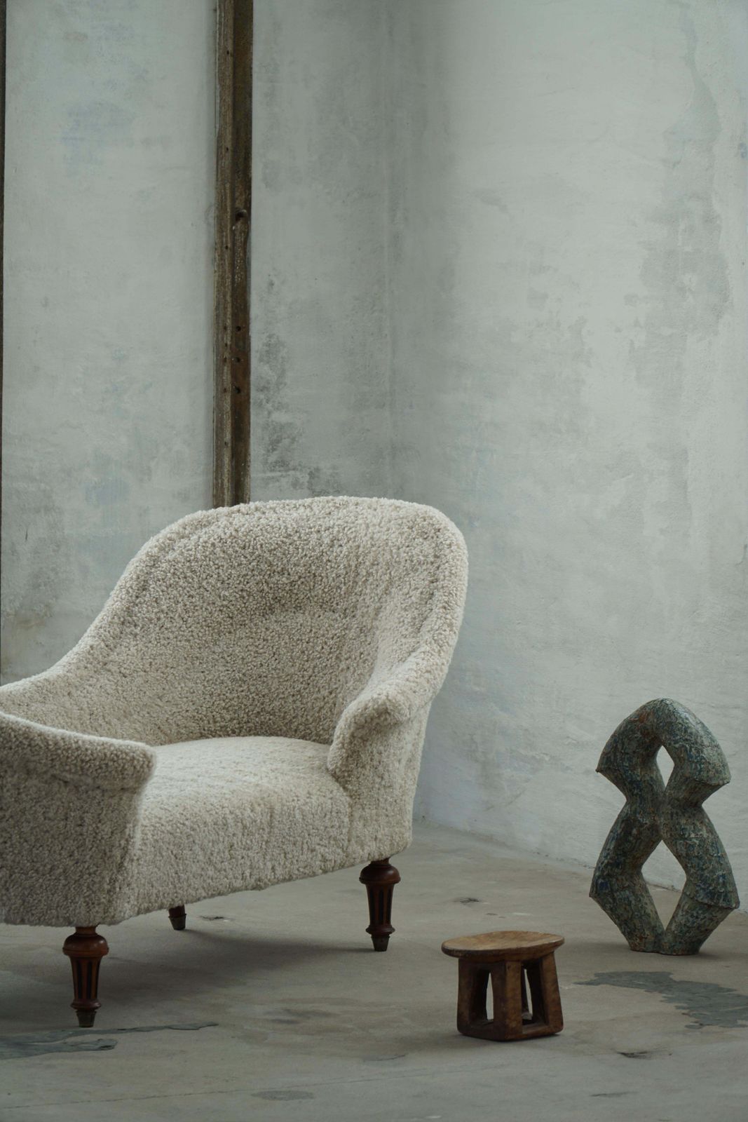 photo furniture Antique Danish 19th Century Sculptural Chaise Longue, Reupholstered In Lambswool
