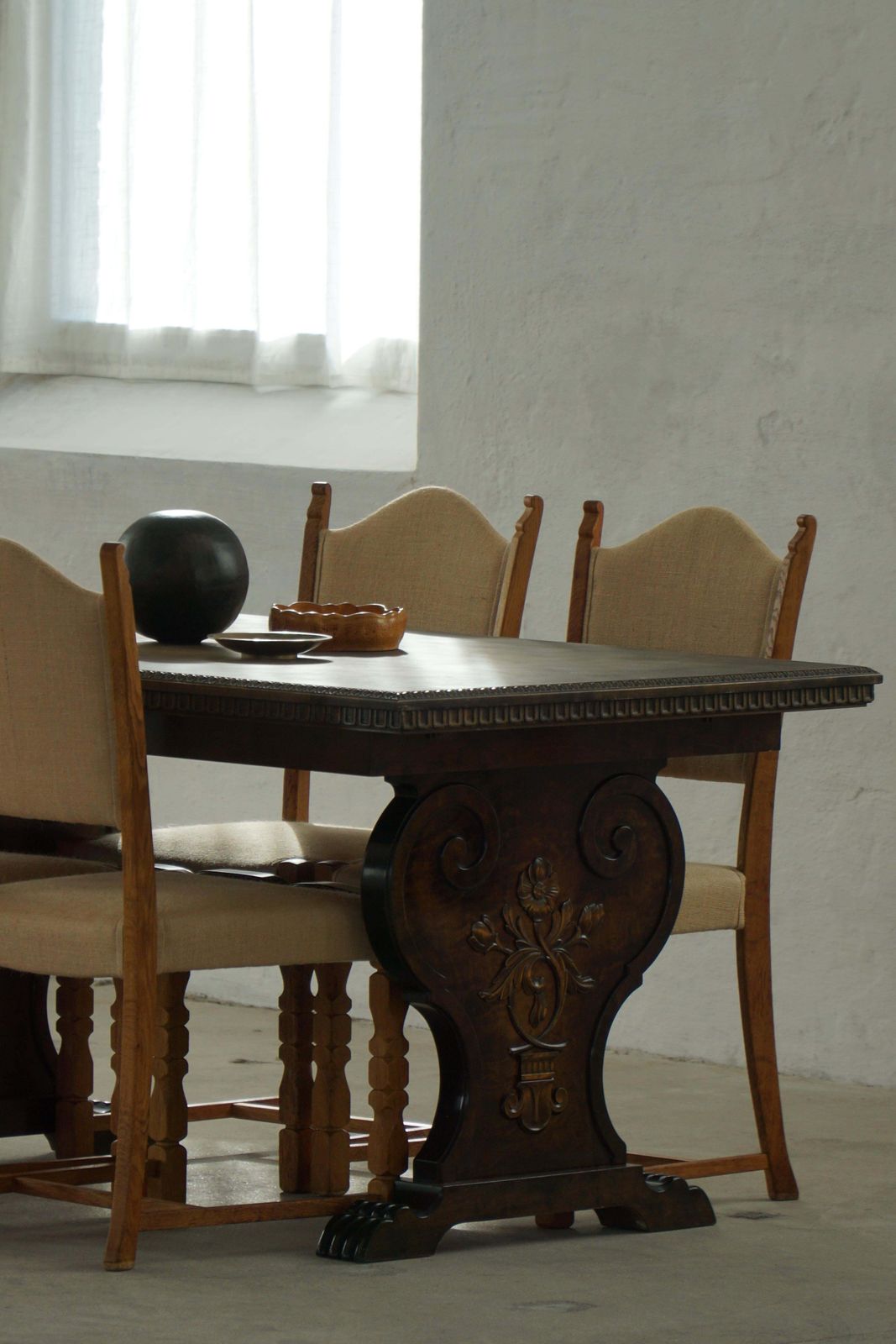 photo furniture Axel Einar Hjorth, Dining Table In Birch, Swedish Grace, Bodafors, 1930s