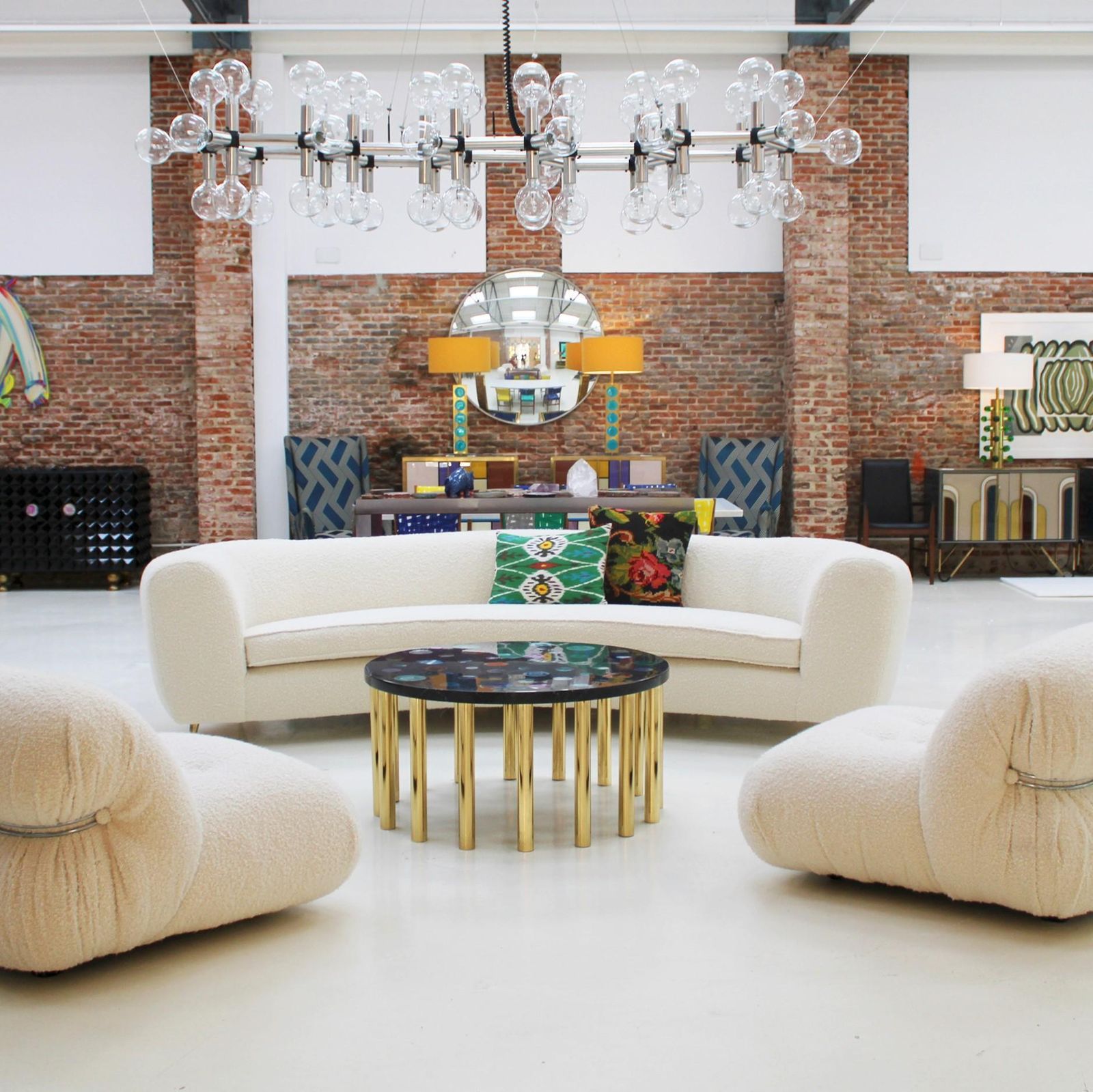 17057.0 Curved Four Seat Italian Sofas With Brass Legs And Ivory Bouclé, Set Of Two photo