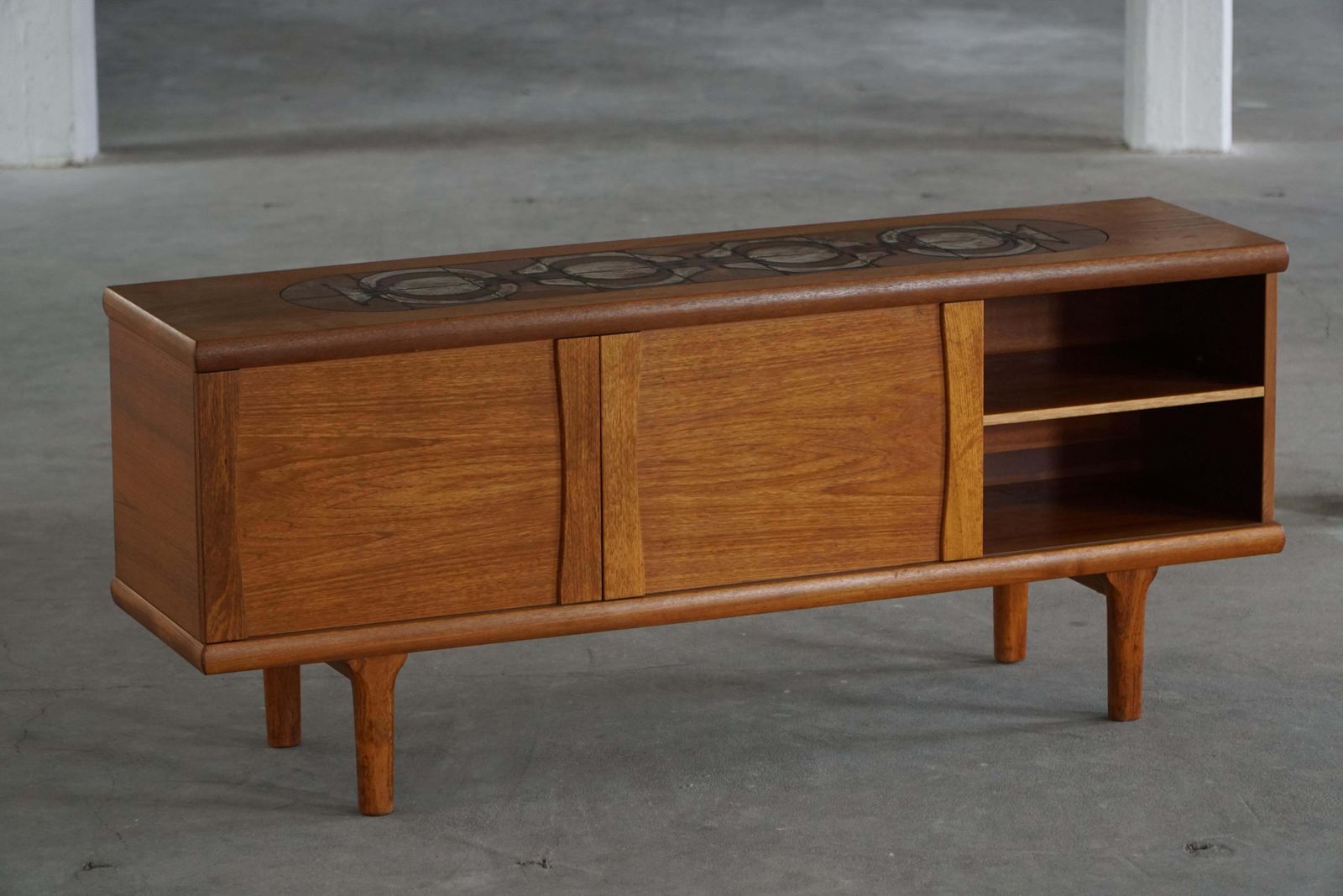 photo vinterior Hansen & Pedersen, Danish Mid Century Modern, Freestanding Teak Credenza, 1960s