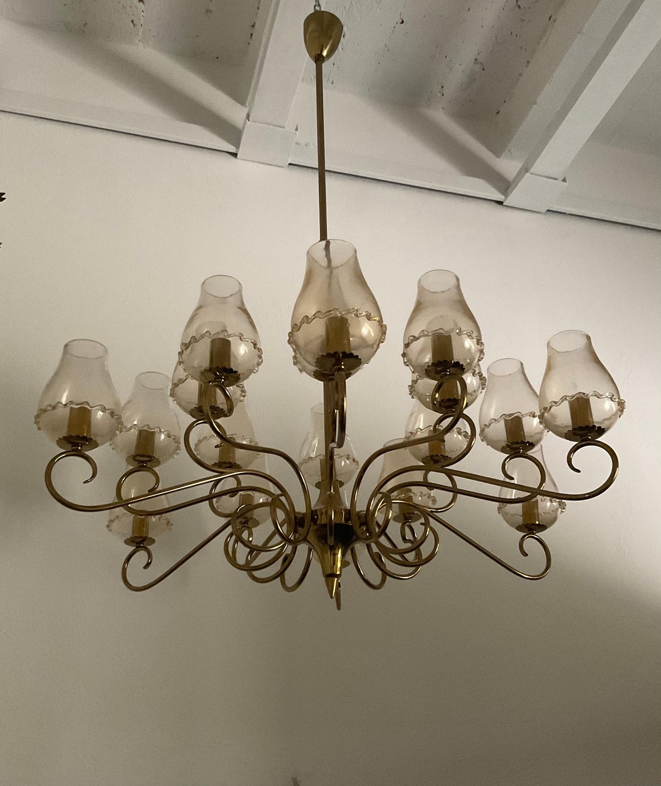 Seguso   Lampadario A 18 Luci In Vetro Di Murano Con Polvere D’oro. Italia 1950 photo furniture