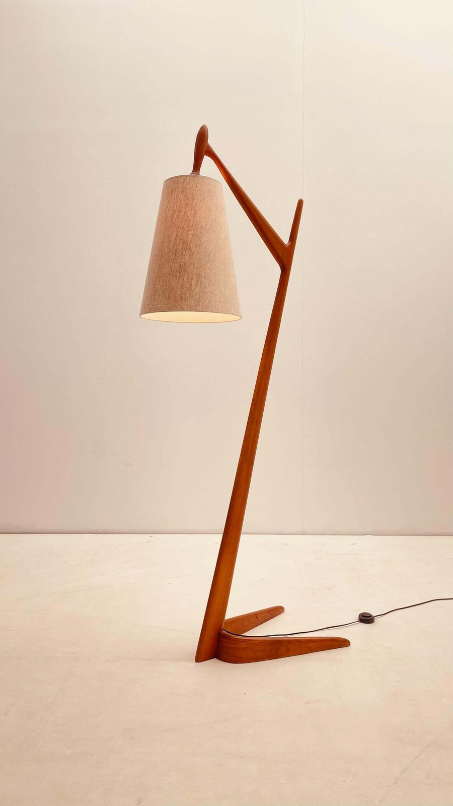 Teak Wood Floorlamp With Boomerang Shape Foot photo 3151.0