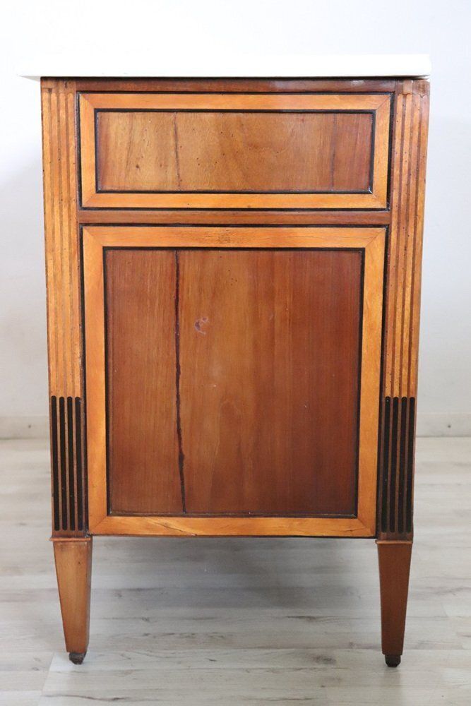 photo furniture Antique Walnut Chest Of Drawers With Marble Top, 1700s