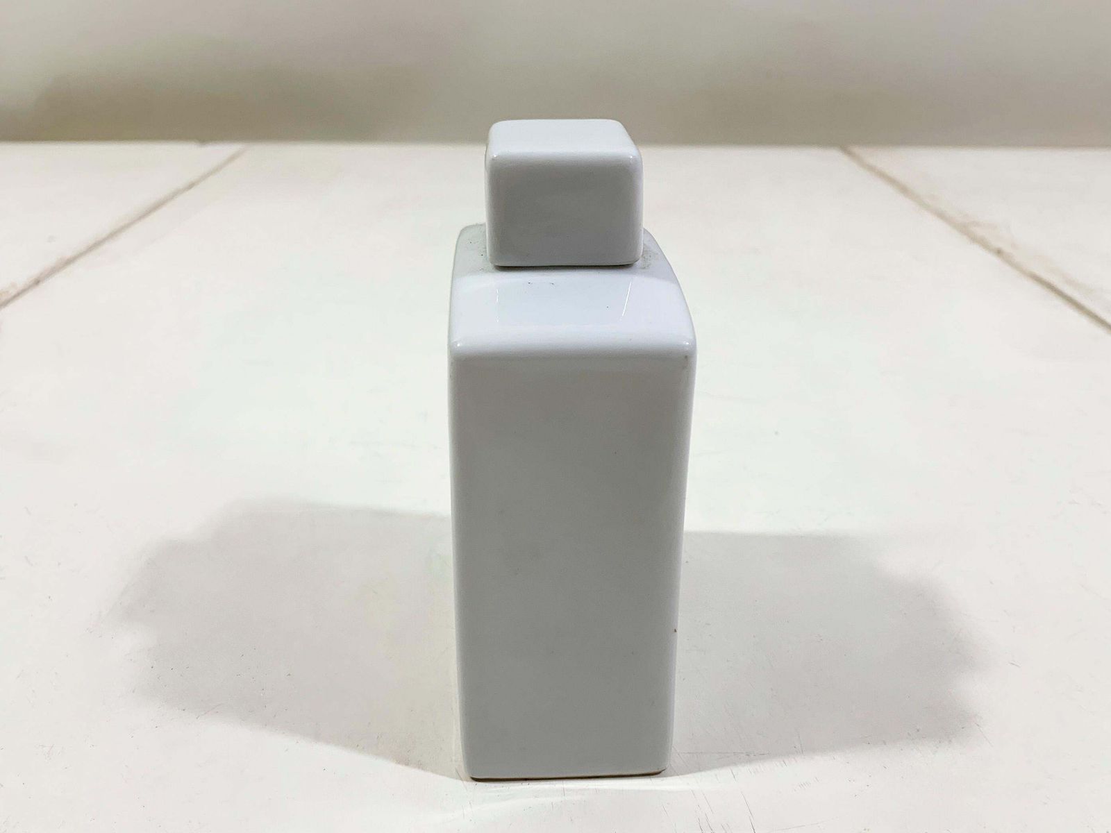 Picasso "Buste De Femme Au Chapeau à Pompons" Licensed Tognana Porcelain Bottle photo vinterior