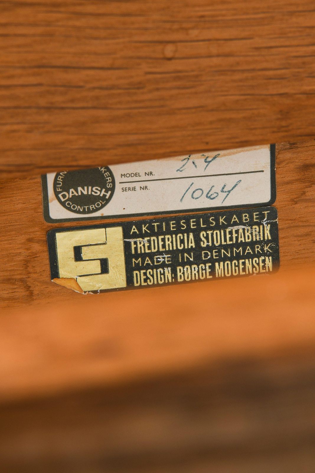 photo for sale Pair Of Easy Chairs With Stools In Oak And Brass By Børge Mogensen, 1950's
