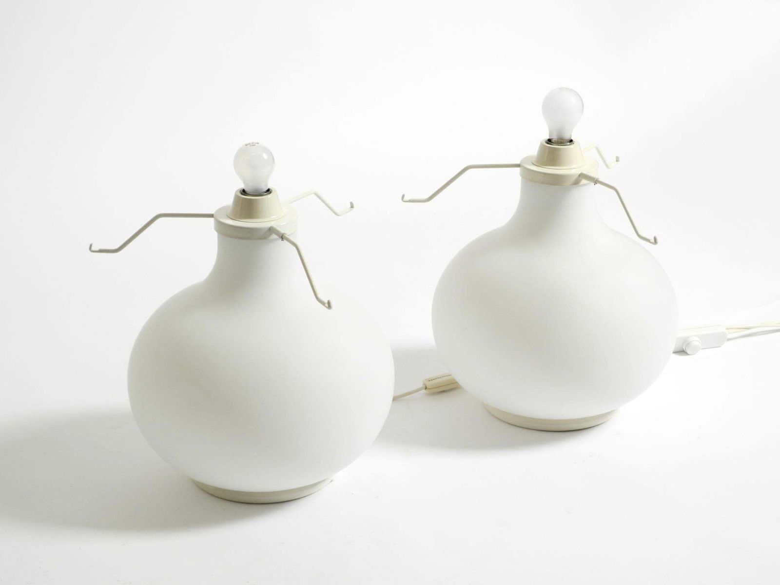 2546.0 Two Large 1980s Leucos Paralume Table Lamps, Made In Italy  Height 73 Cm  28.7 photo