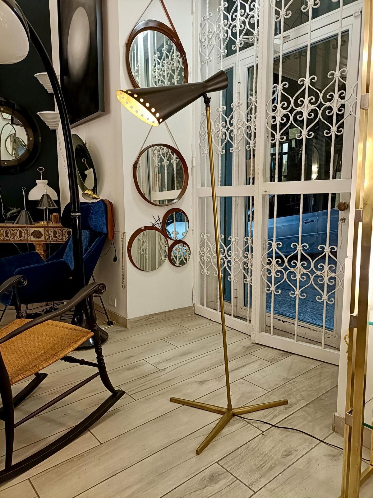 Stilnovo Style Lampada Da Terra Tripode In Ottone Con Paralume Conico In Metallo photo 954.0