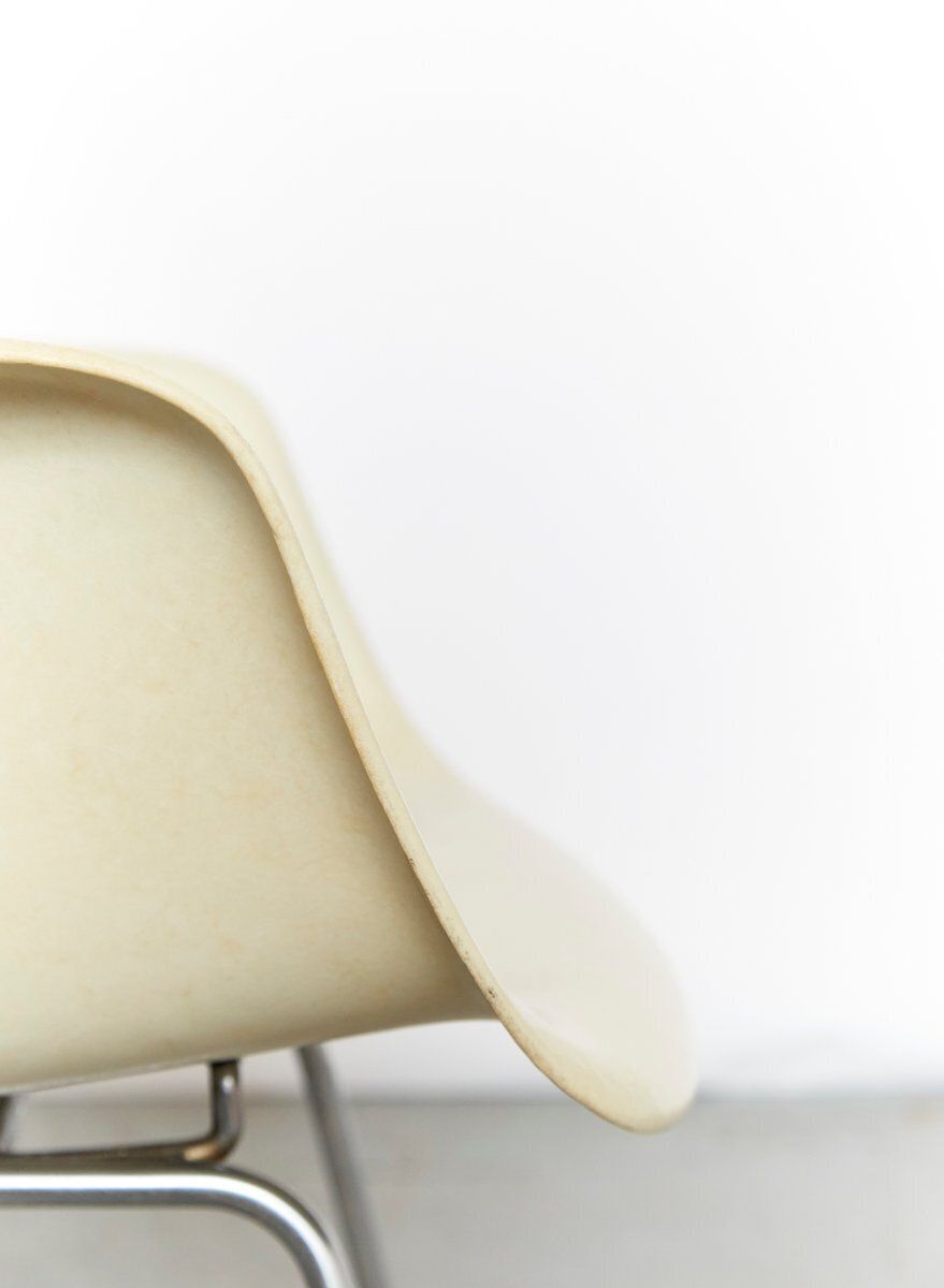 Off White Dax Fiberglass Chair By Charles & Ray Eames For Herman Miller, 1970s photo vintage