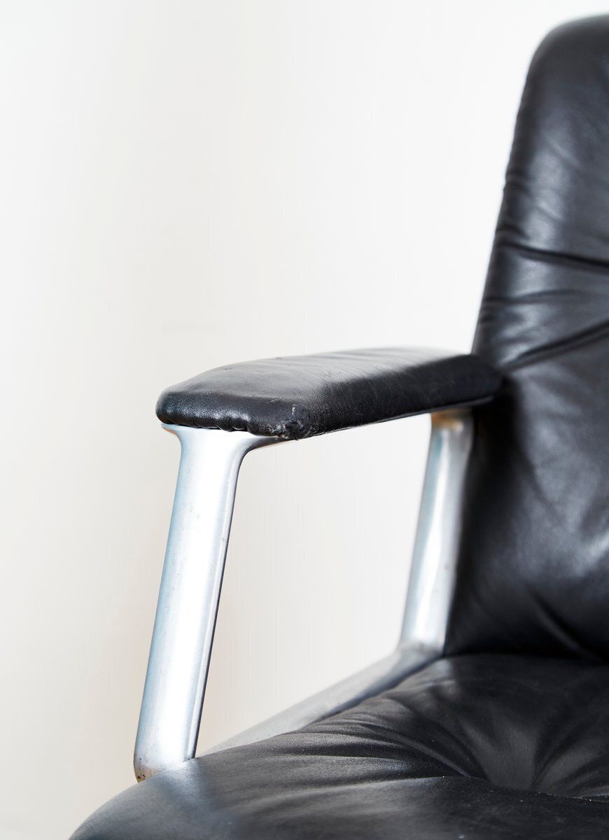 Furniture P125 Swivel Chair By Oswaldo Borsani For Tecno, 1960s photo