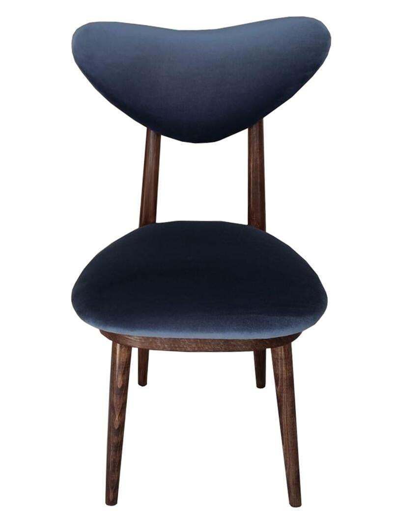 Mid Century Blauwe Velours Fauteuil Met Walnoothouten Frame, Hartvormig, Polen, Jaren 1960 photo for sale