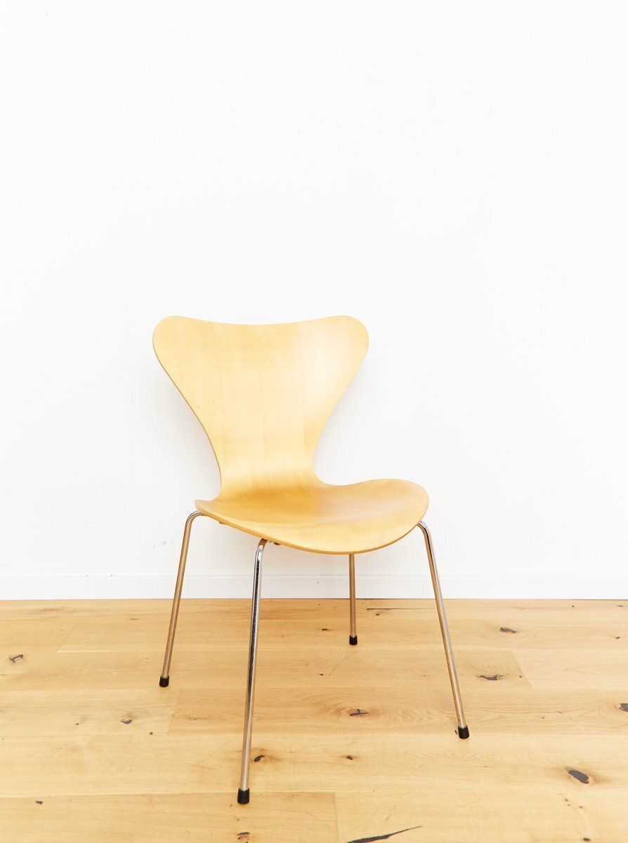 217.0 3107 Series 7 Chairs By Arne Jacobsen For Fritz Hansen, 2002 photo