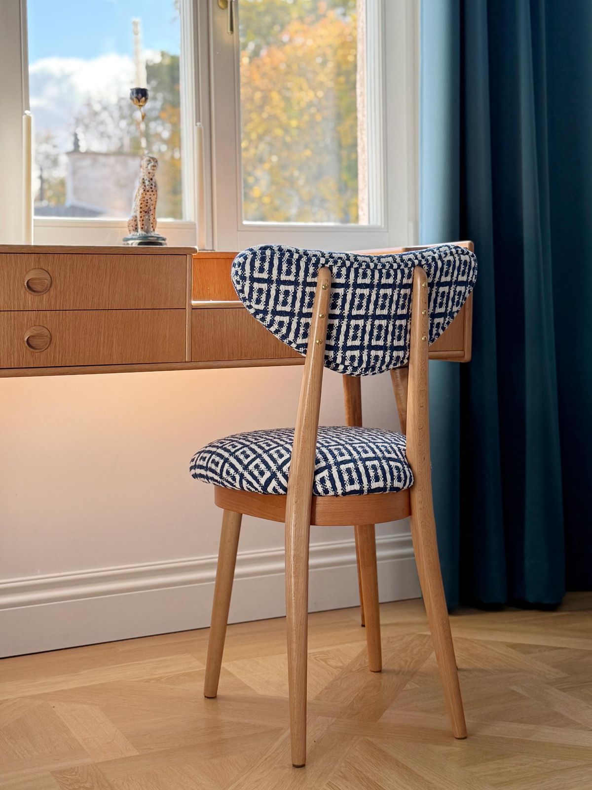 Set Van Acht Mid Century Hartstoelen In Hsh Jacquard Van Dedar, Europa, Jaren 1960 photo for sale