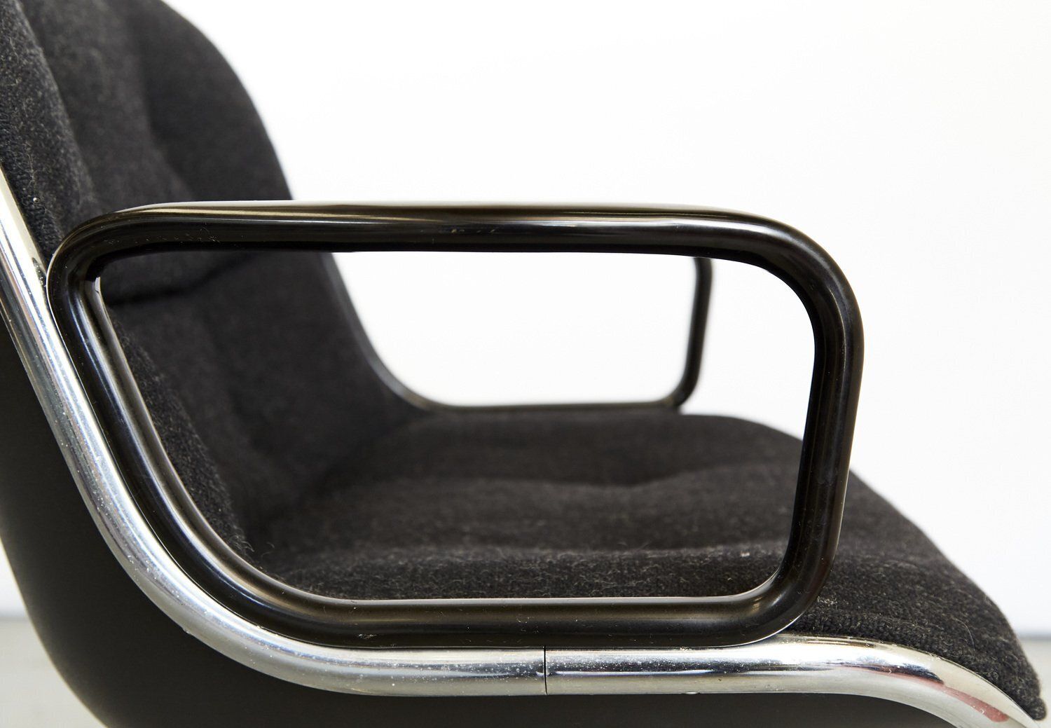 photo furniture Executive Swivel Chair By Charles Pollock For Knoll International, 1960s