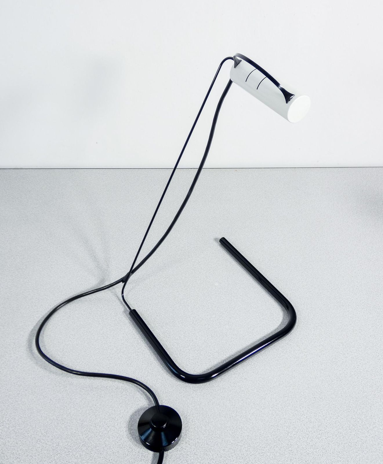 Coppia Di Lampade Slalom, Design Vico Magistretti Per Oluce. Italia, Anni 80 photo buy