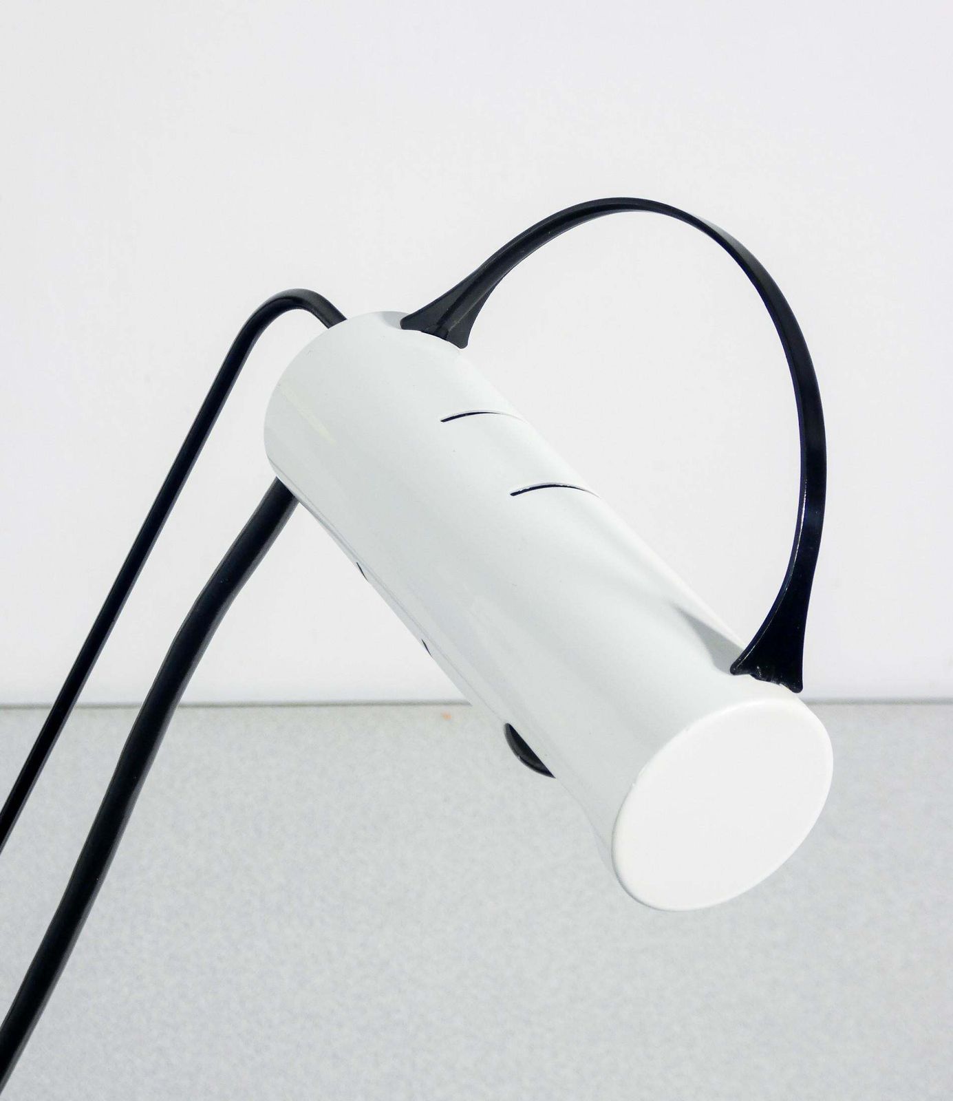 photo furniture Coppia Di Lampade Slalom, Design Vico Magistretti Per Oluce. Italia, Anni 80