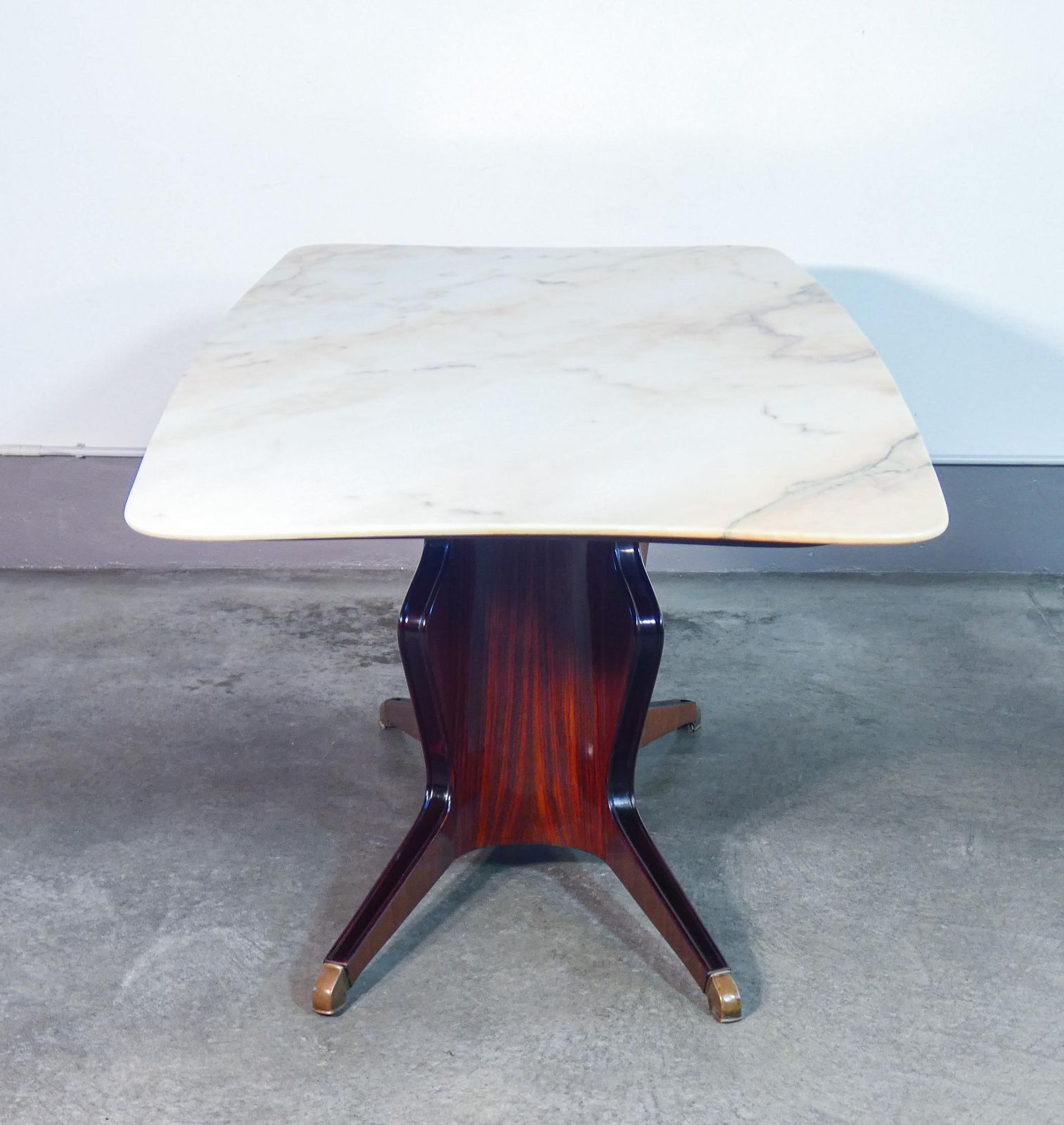 photo for sale Tavolo, Design Osvaldo Borsani. Piano In Marmo. Italia, Anni 50