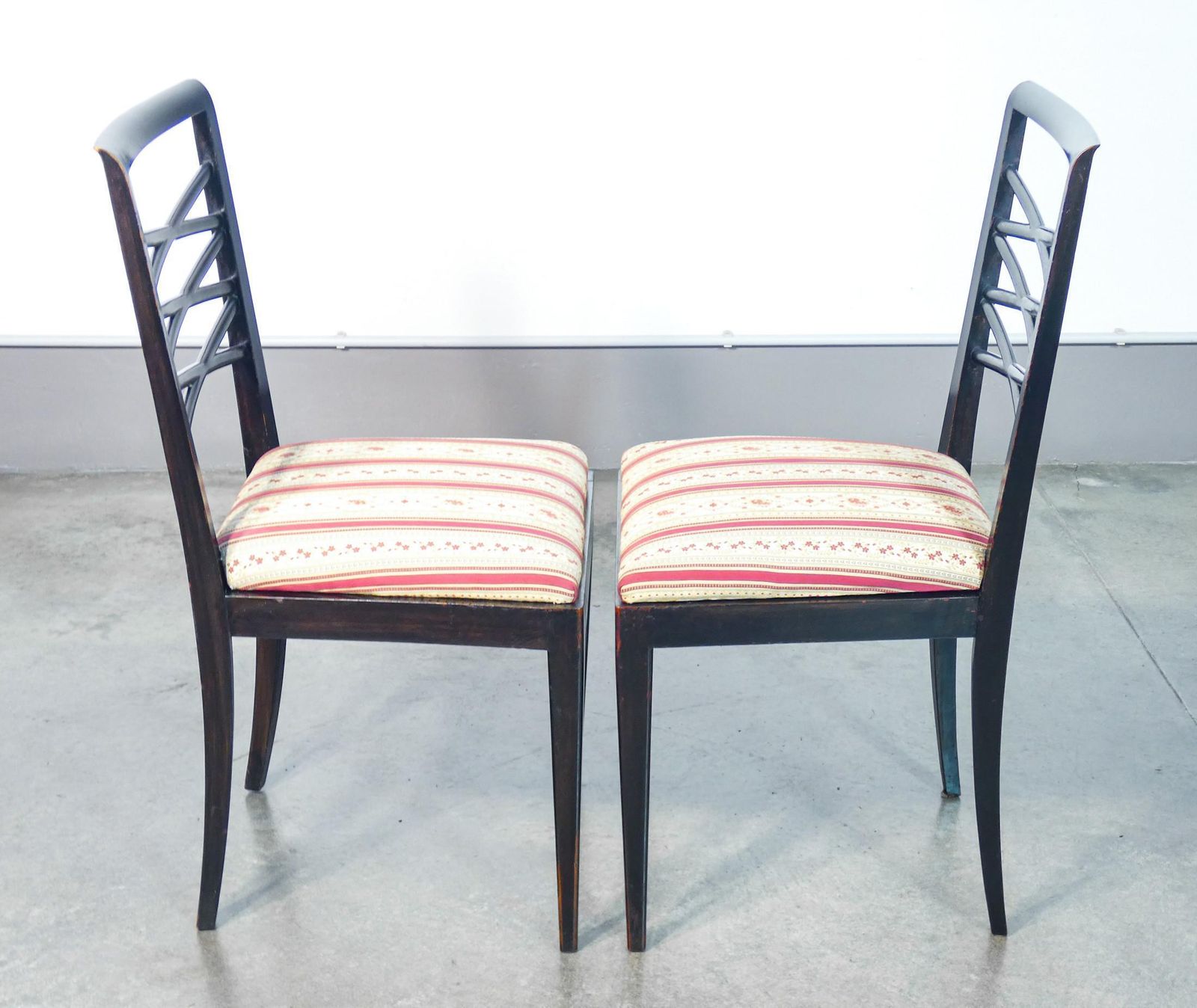 1041.0 Set Di Quattro Sedie Di Design Italiano Degli Anni 40, In Legno Laccato Nero photo