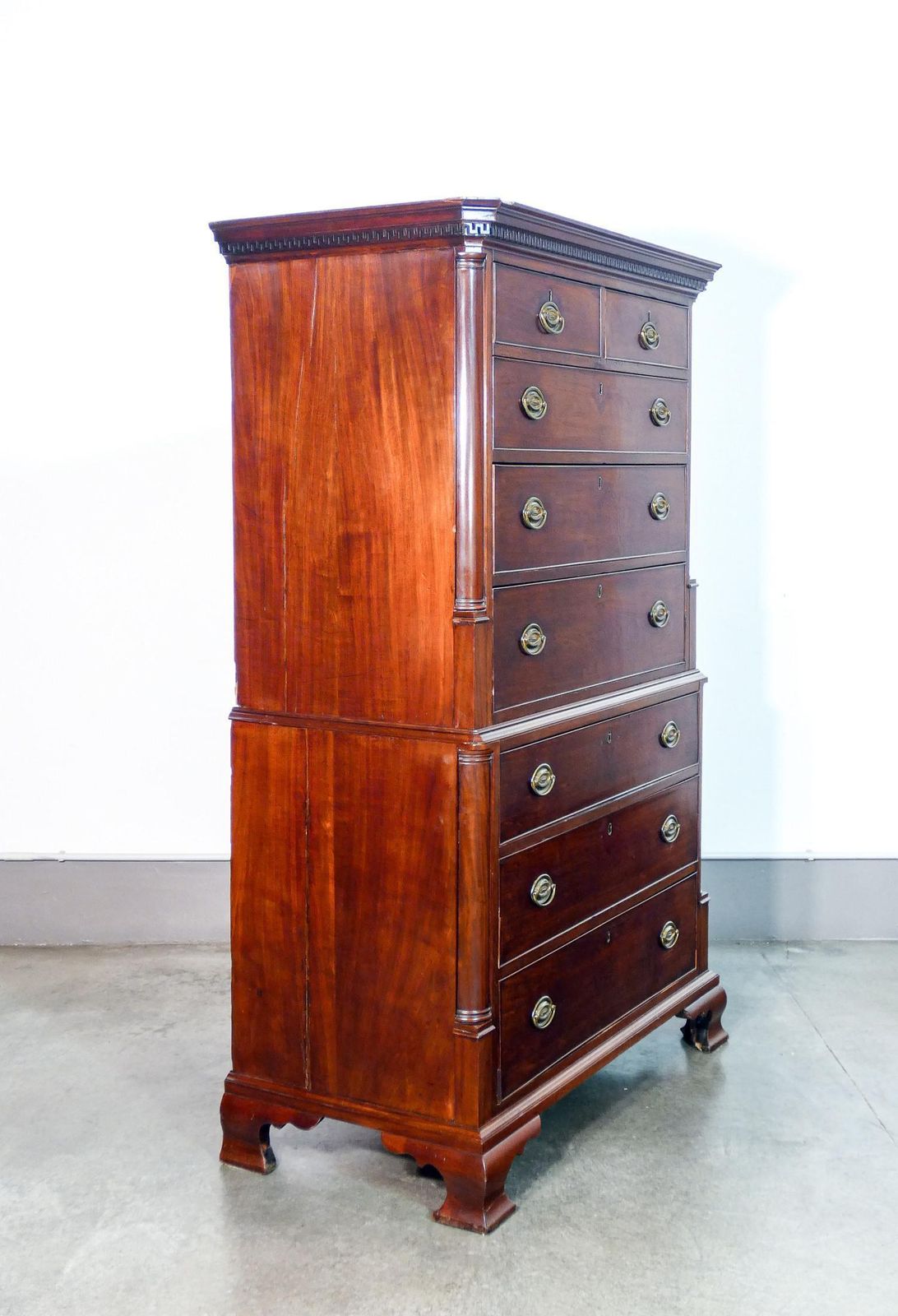 English Chest Of Drawers, Georgian Period, With Eight Drawers. England, Late 1700s photo vintage