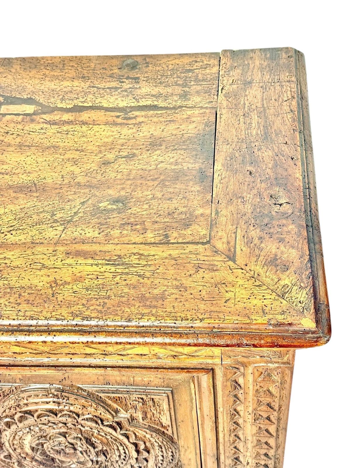 photo vinterior Spanish Renaissance Carved Oak Coffer, Circa 1600