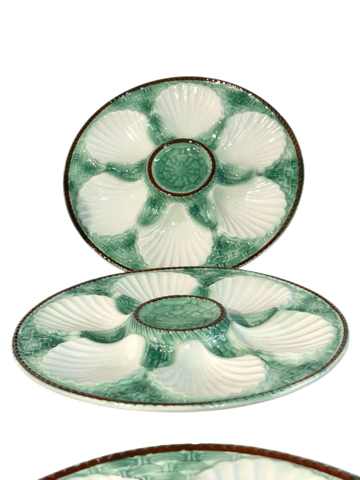 1088.0 Majolica Oyster Plate Set In The Longchamp Style photo