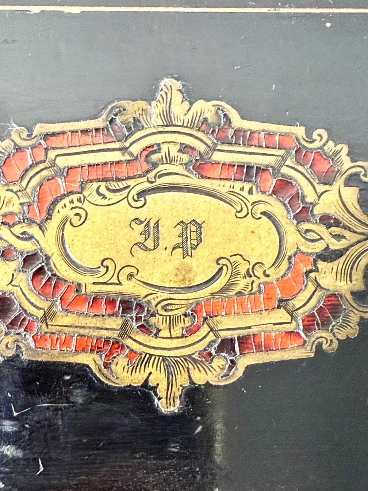 photo vintage French Napoléon III Black Lacquer Box With Boulle Style Cartouche