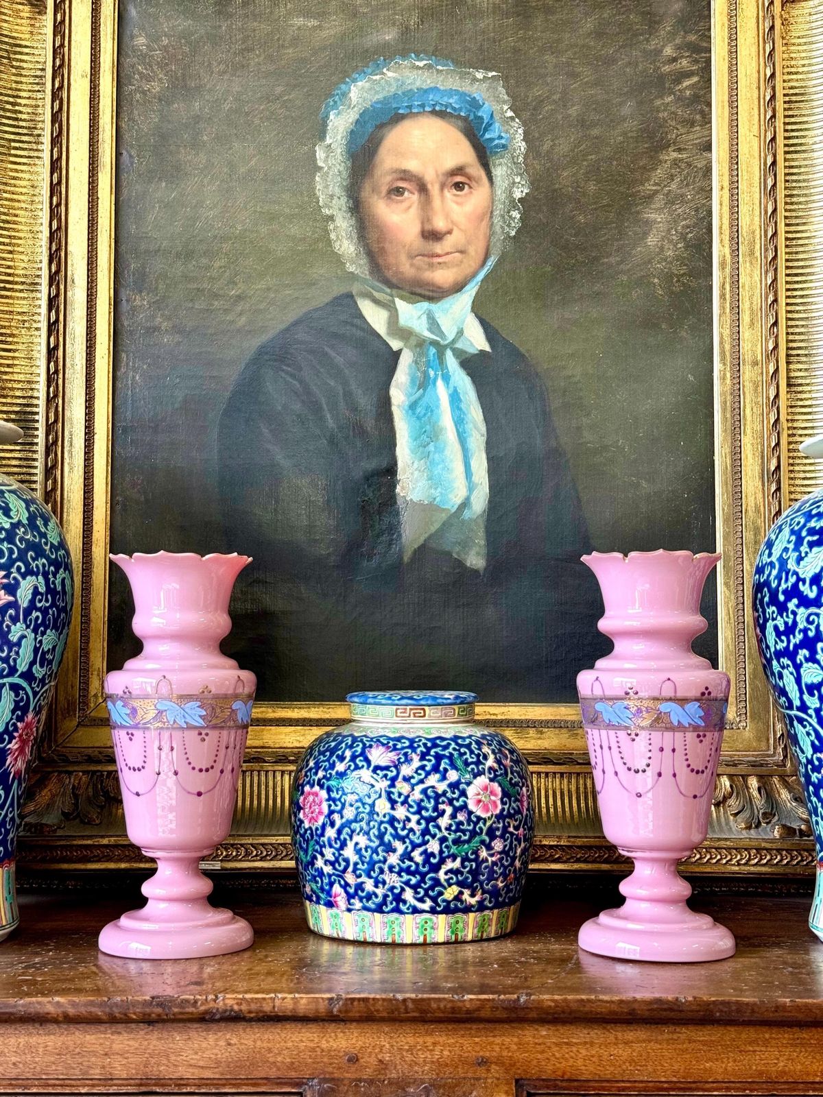 1015.0 Pair Of 19th Century Pink Opaline Glass Vases With Gilt Décor photo