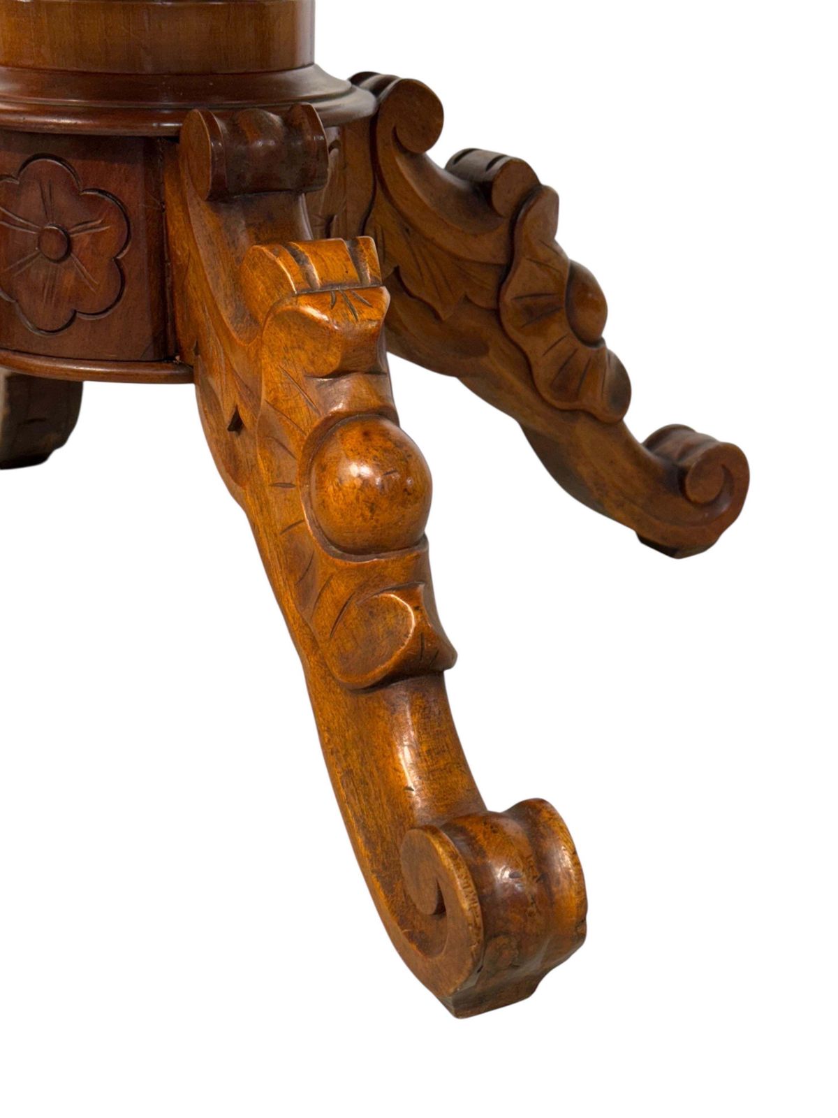 photo vinterior 19th Century French Walnut Center Table With Shaped Marble Top And Drawers