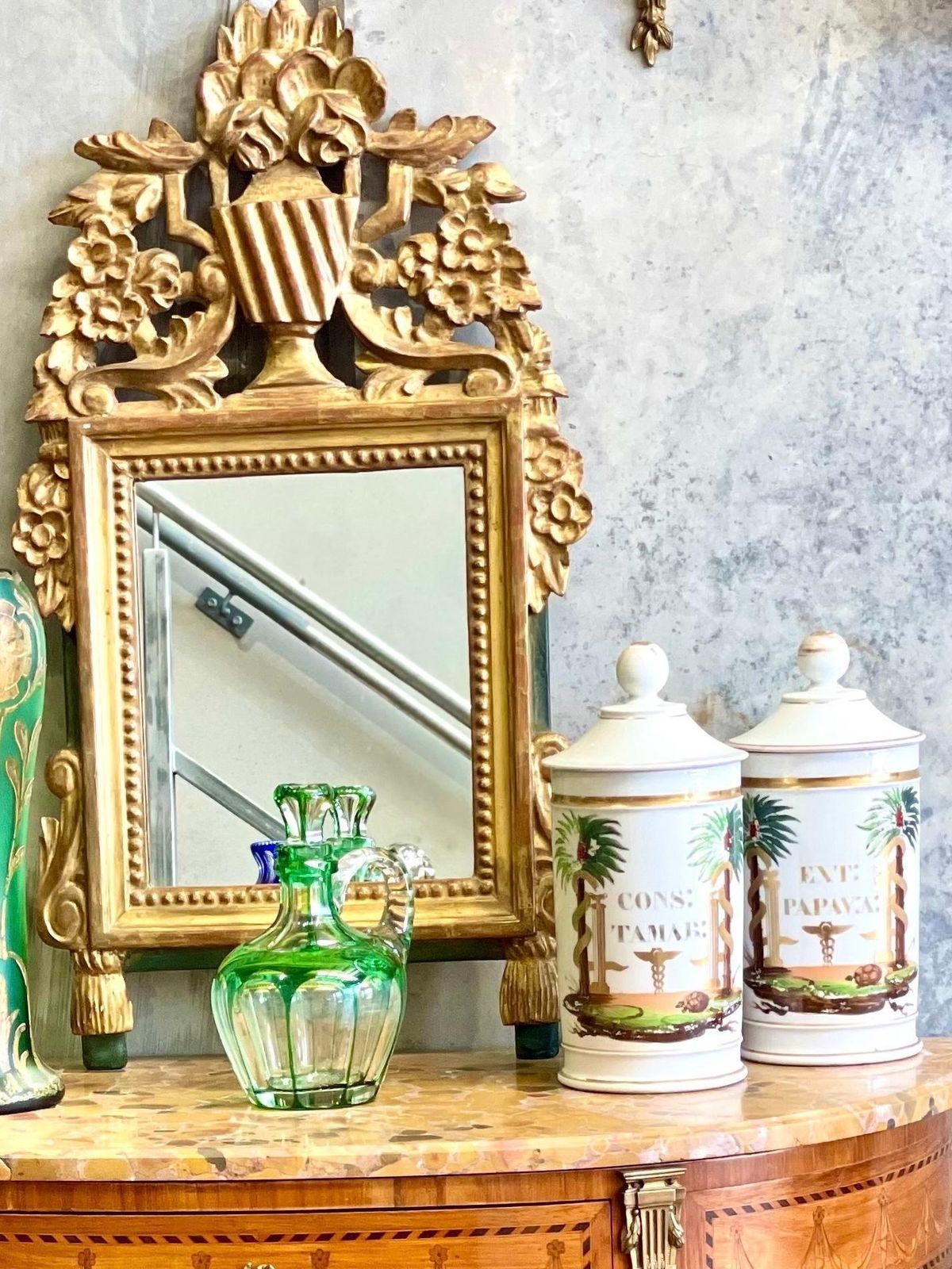 photo vintage Pair Of 19th Century French Porcelain Apothecary Lidded Jars