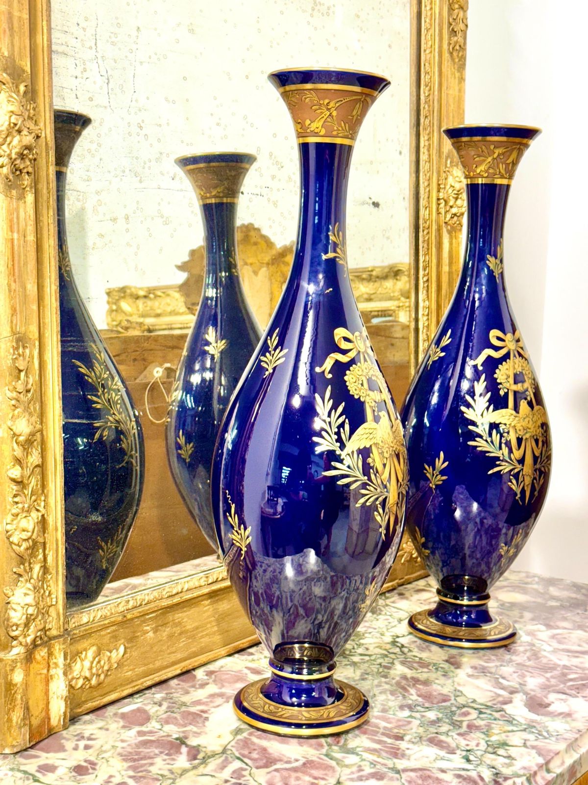 photo vintage Rare Pair Of Cobalt Blue & Gilt Amphora Vases By Jaget & Pinon, Tours C.1930