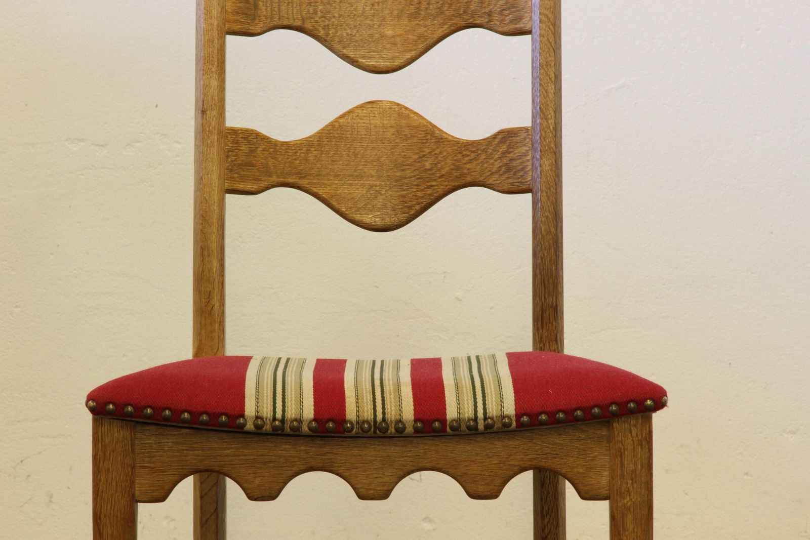 photo furniture Vintage Jaren 1960 Deense Brutalist Ladderrug Eiken Stoelen In De Stijl Van Kjærnulf