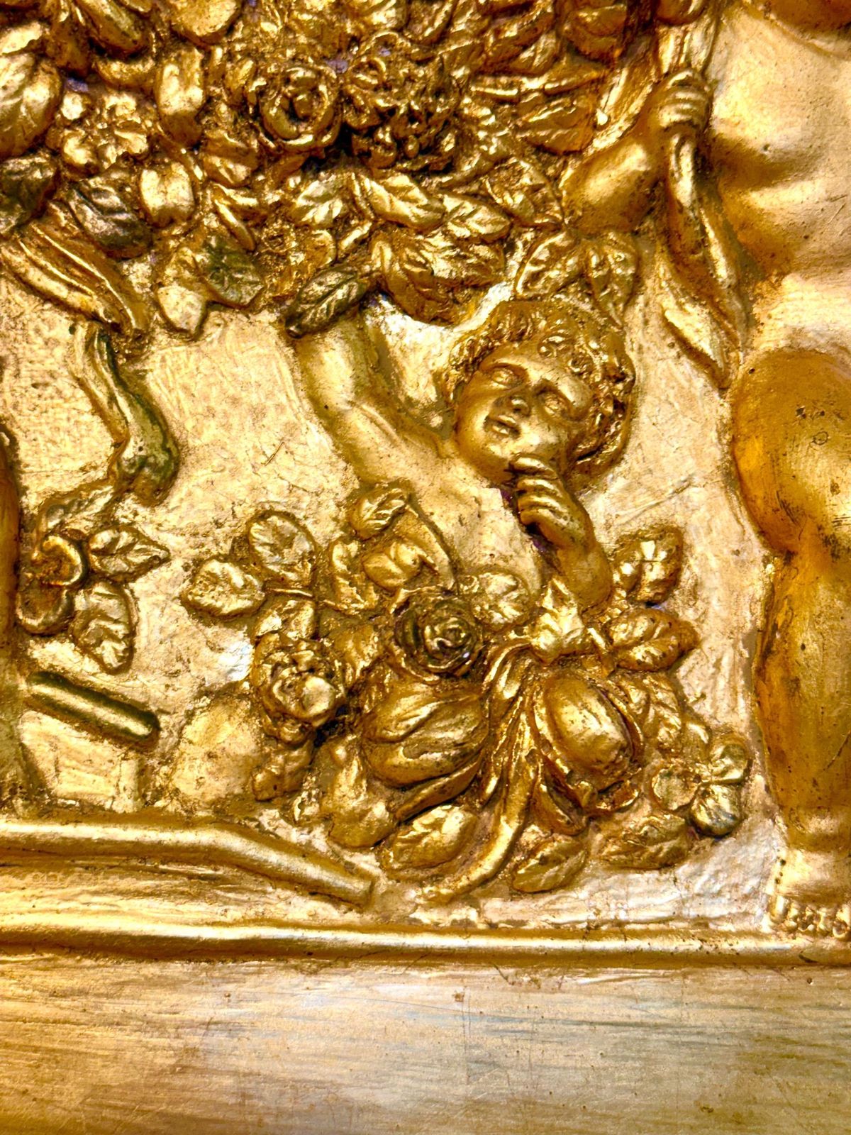 19th Century Gilded Plaster Oval Bas Relief With Putti And Garlands photo furniture