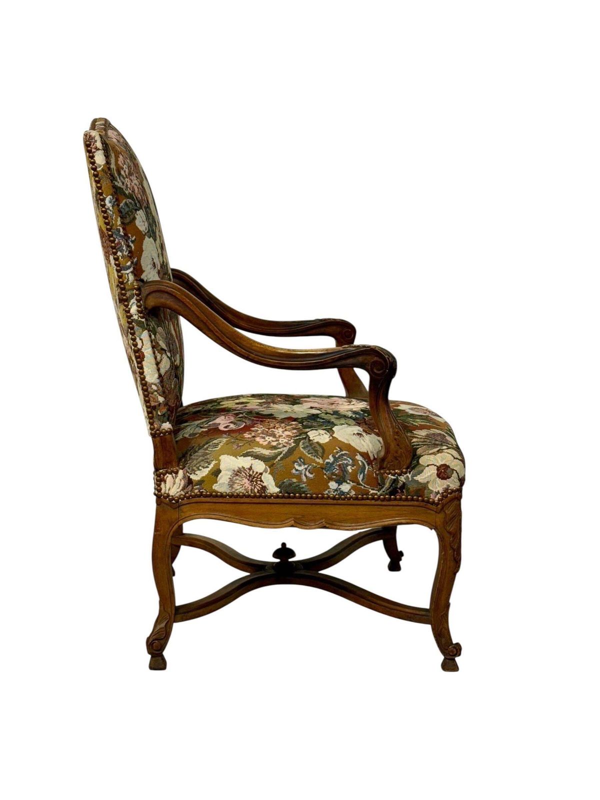 photo vinterior 19th Century Louis XV Style Walnut Armchair