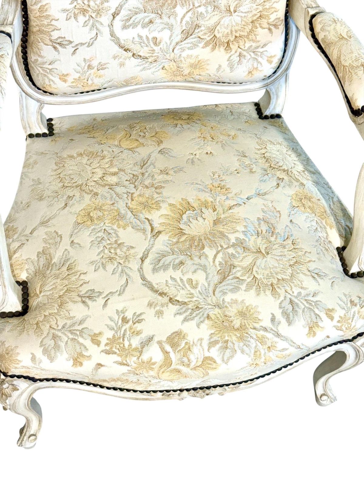 Pair Of  Louis XV Style 'Fauteuils à La Reine' Armchairs, 19th Century photo vinterior
