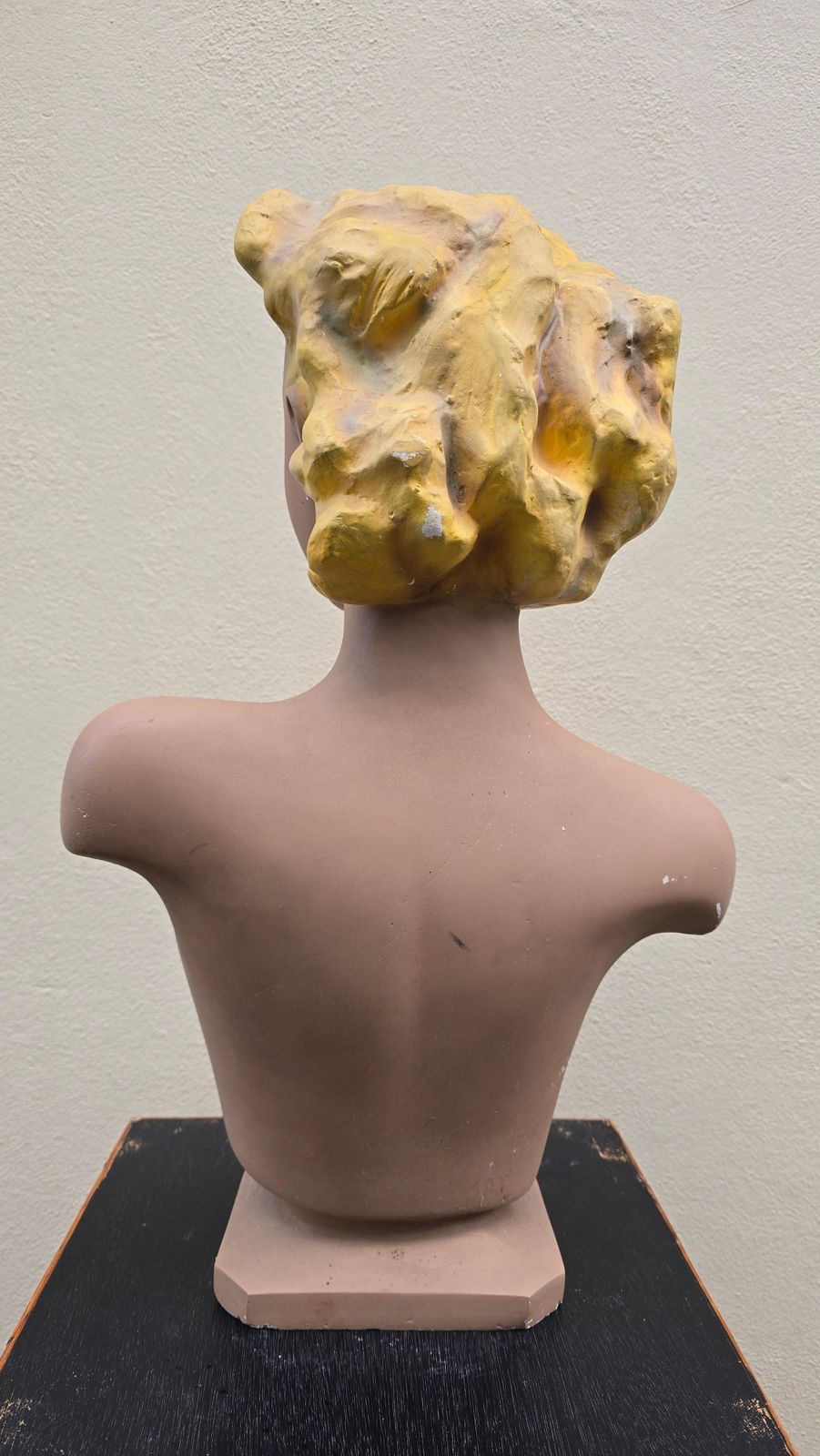 2139.0 Large 1950s Novita Plaster Bust – Art Deco / Hollywood Regency Mannequin Display photo