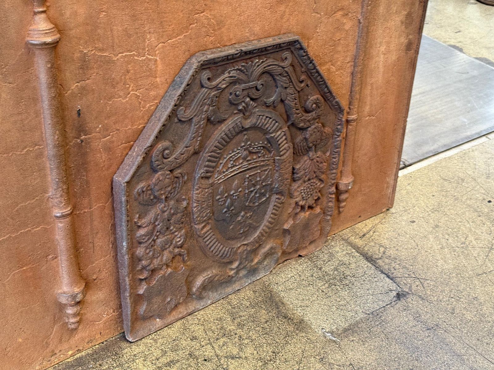 French Louis XIII Period 'Arms Of France And Navarre' Fireback / Backsplash photo vinterior